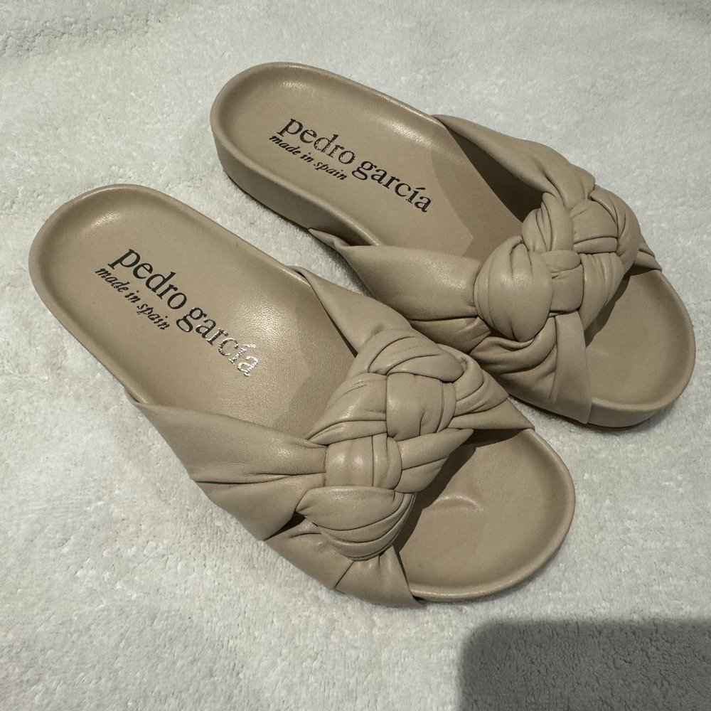 Pedro Garcia Tan Azalea Knotted Slide Sandal - Size 38 (US 8) - NEW!